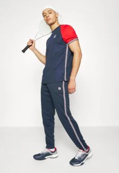 Fila Pants Daniel - Trainingsbroek - Peacoat Blue -Fila Verkoopwinkel 01f9e40848094f6f9231bd0d256ad7ec