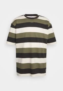 Fila Taichung Dropped Shoulder Tee - T-Shirt Print - Olive Night -Fila Verkoopwinkel 0b61cf76deb943f3bff56d5111281d8a