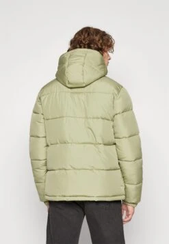 Fila Bensheim - Winterjas - Oil Green -Fila Verkoopwinkel 0bfdfaac814e4201892e2849742f50fd