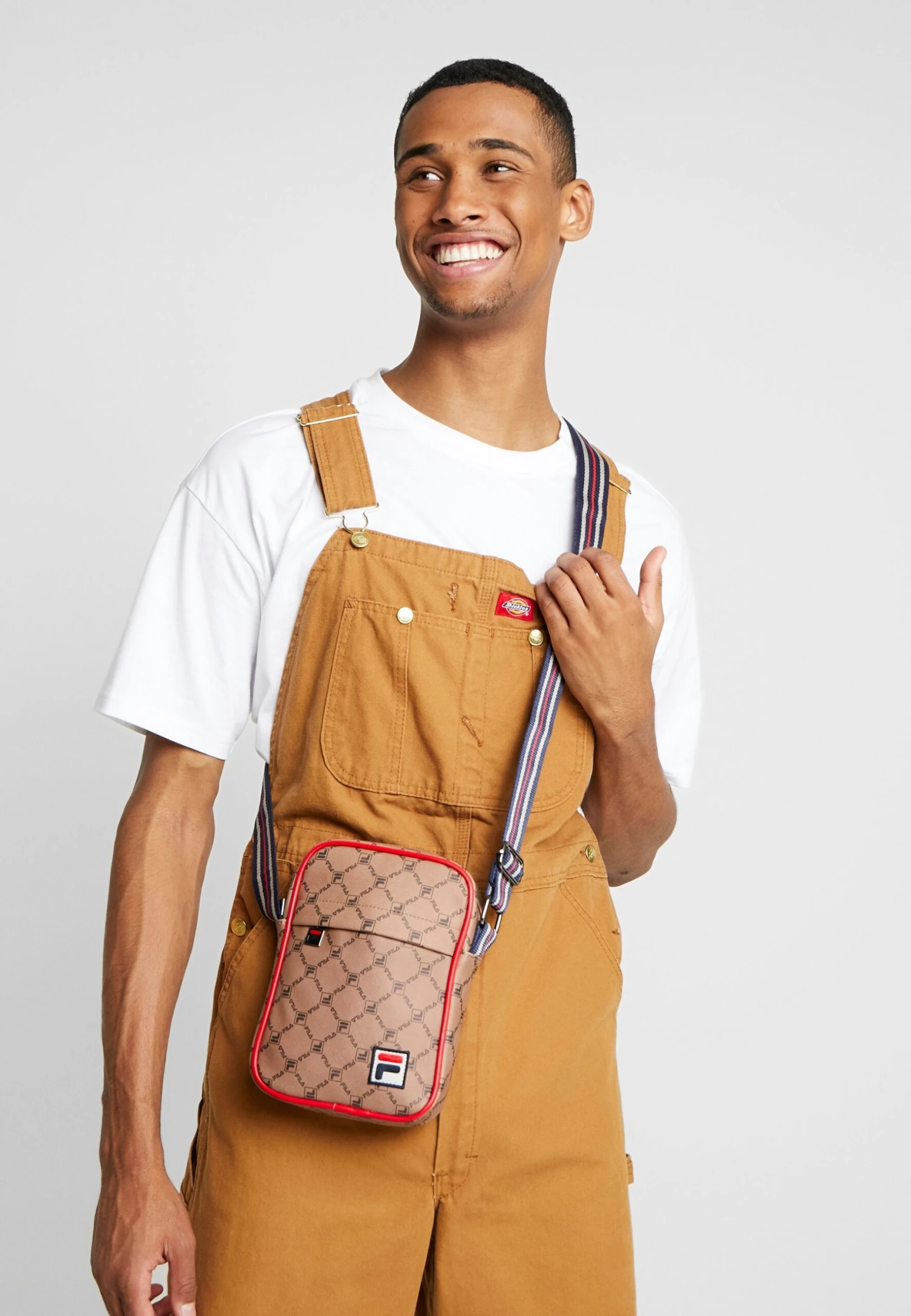 Fila Reporter Bag - Schoudertas - Allover Rhubarb/Vineyard Wine 2 Fila Reporter Bag - Schoudertas - Allover Rhubarb/Vineyard Wine - Afbeelding 2