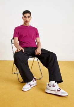 Fila Casim- Sneakers Laag - White/Tawny Port 10 Fila Casim- Sneakers Laag - White/Tawny Port -Fila Verkoopwinkel 1a423bbf496840cf83e4f8949a8be8df