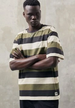 Fila Taichung Dropped Shoulder Tee - T-Shirt Print - Olive Night