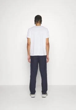 Fila Pant Peter - Trainingsbroek - Navy 7 Fila Pant Peter - Trainingsbroek - Navy -Fila Verkoopwinkel 1f680f100c084114b2c0b18b76c9a796