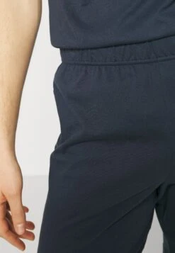 Fila Man- Pyjama - Navy 13 Fila Man- Pyjama - Navy -Fila Verkoopwinkel 3984d2f4012a47cf984862729b95567c