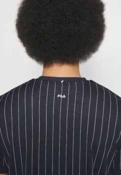 Fila Stripes - T-Shirt Print - Navy/White 9 Fila Stripes - T-Shirt Print - Navy/White -Fila Verkoopwinkel 3ece52d9da2f4e83a48419ef796f36ec