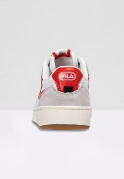 Sevaro Wmn - Sneakers Laag - White Fila Red 11 Sevaro Wmn - Sneakers Laag - White Fila Red -Fila Verkoopwinkel 66bdcea9f9c34ff39cbafbaeef0fb499
