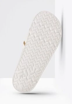 Fila Morro Bay Logo - Muiltjes - White Gold -Fila Verkoopwinkel 672174a95e1a4db9b67981a5ff44d3fb