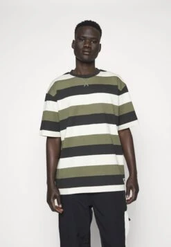 Fila Taichung Dropped Shoulder Tee - T-Shirt Print - Olive Night -Fila Verkoopwinkel 7864dae9772e4828bdab590cf9453882