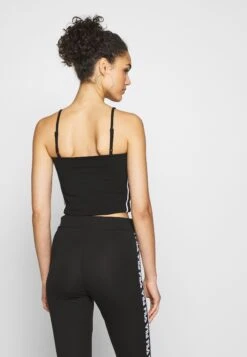 Fila Tokado Cropped- Top - Black -Fila Verkoopwinkel 78e3a38b23844e428741abd09aa8c161