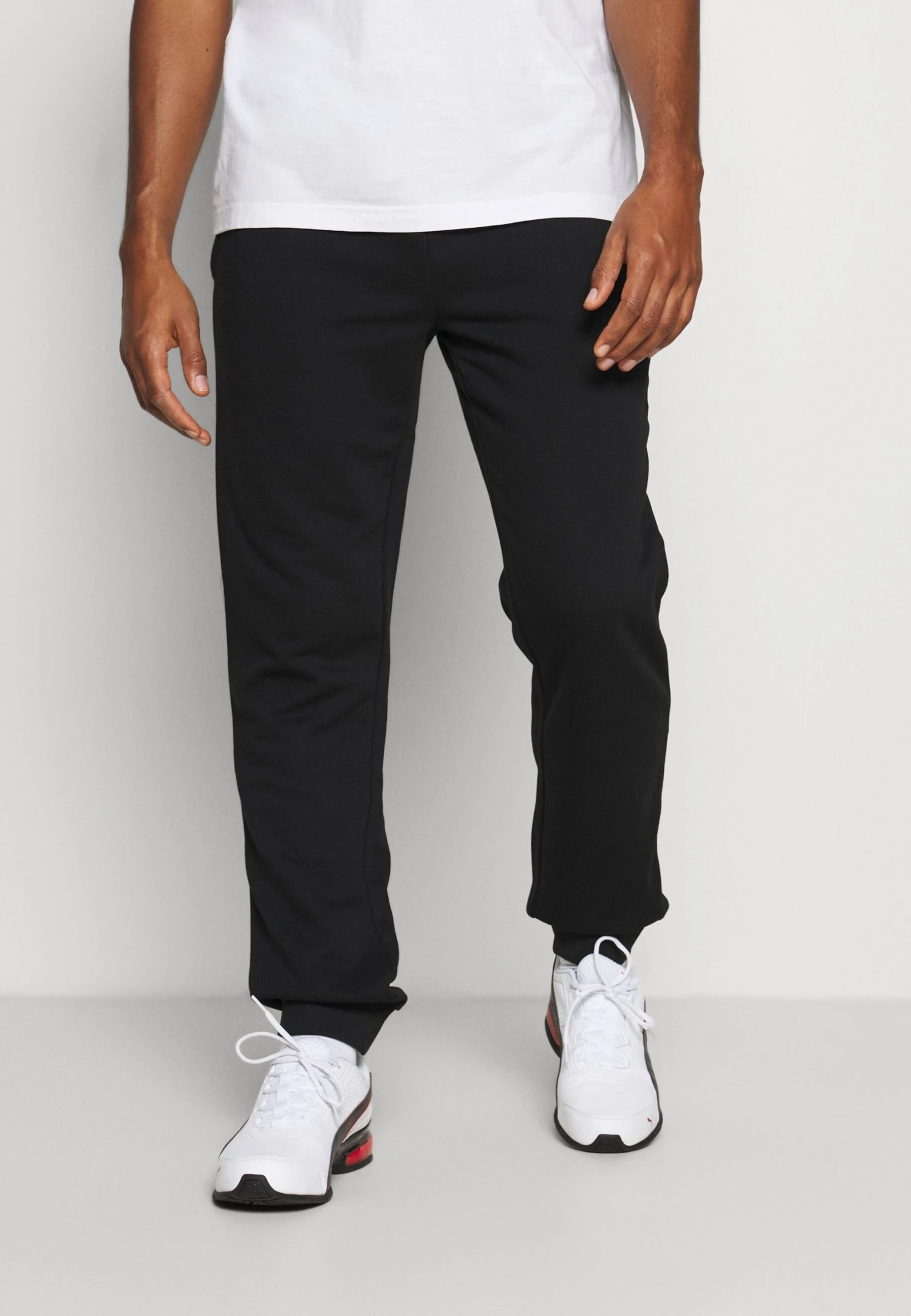 Fila Wilmet Pants - Trainingsbroek - Black 1 Fila Wilmet Pants - Trainingsbroek - Black