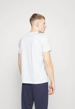 Fila Nevio - T-Shirt Print - White -Fila Verkoopwinkel 97a33f8f9d3c44aba36cdb4cb00f5726