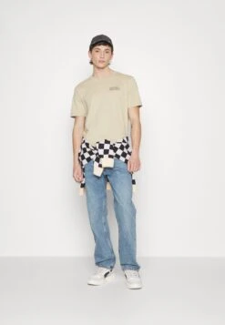 Fila Borne Regular Graphic Tee - T-Shirt Print - Fields Of Rye -Fila Verkoopwinkel 9d36784916a148439459b34c98dcb901