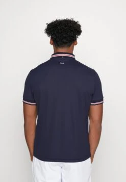 Fila Piro - Poloshirt - Navy 7 Fila Piro - Poloshirt - Navy -Fila Verkoopwinkel b95ea86028e7451881b229b7b6976844