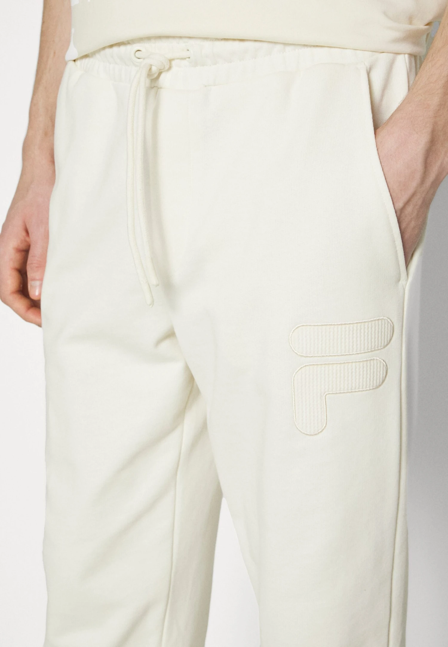 Fila Chipude Oversized Pants - Trainingsbroek - Antique White 7 Fila Chipude Oversized Pants - Trainingsbroek - Antique White - Afbeelding 7