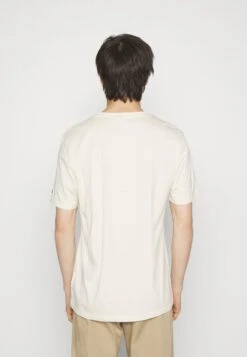 Fila Battweiler Unisex - T-Shirt Print - White -Fila Verkoopwinkel c4cd857a85d54d09832652df9efdc905