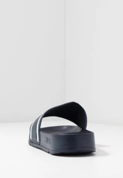 Fila Morro Bay - Teenslippers - Dress Blue 12 Fila Morro Bay - Teenslippers - Dress Blue -Fila Verkoopwinkel c902bc8b749d4d66a2998ecbc664cc23