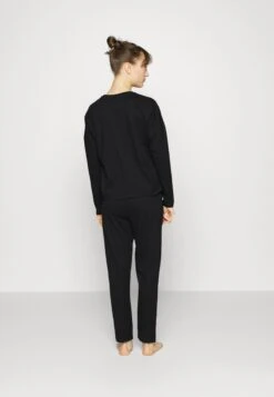 Fila Woman - Pyjama - Black 8 Fila Woman - Pyjama - Black -Fila Verkoopwinkel db11460abd6b4d16bad37ca7726ff357