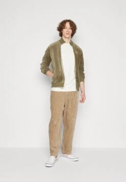 Fila Tegal Velvet - Trainingsvest - Olive Night -Fila Verkoopwinkel f7c83cb3d29246d08b255467808627b4